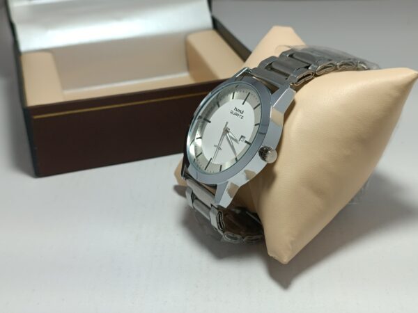 Elegant Men's Quartz Watch with Stainless Steel Strap