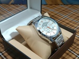 Classic Silver Roman Dial Men's Wristwatch - Luxury Edition