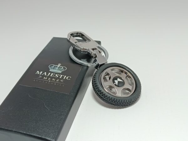 Luxury Alloy Tire Wheel Keyring for Men